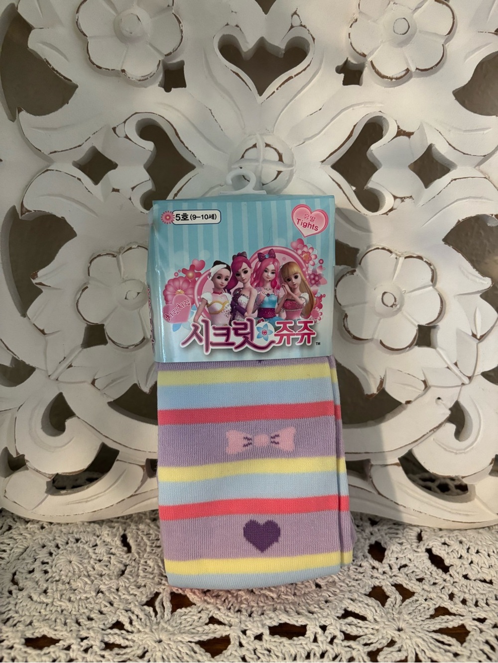 Secret Jouju girl tights.  
Ages 9-10 years old.
South Korean